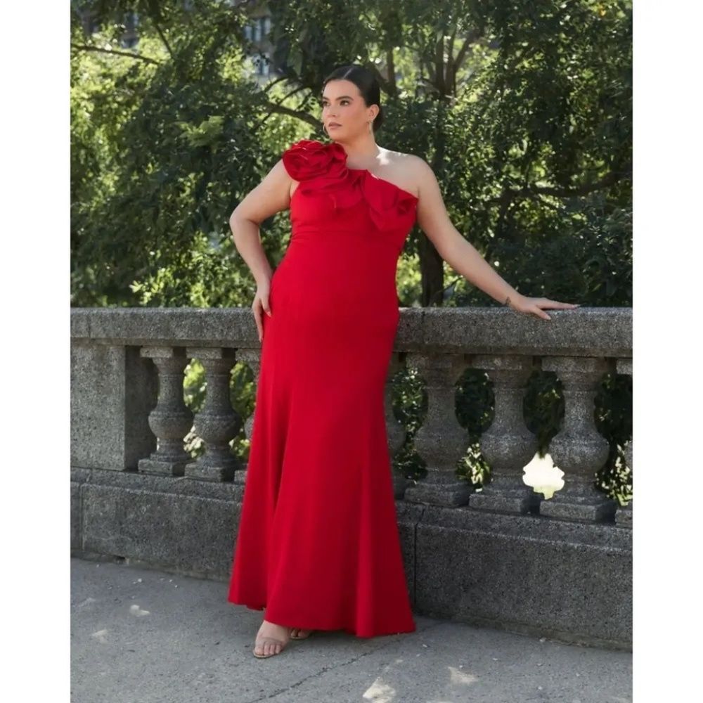 NWT Mac Duggal One Shoulder Ruffle Detailed Gown - size 12W